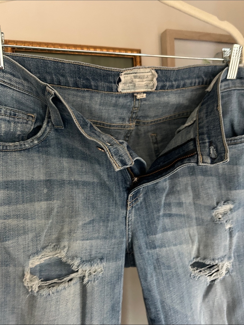 Current Elliott 30 Slim Distressed holes with flex light wash low rise Jeans